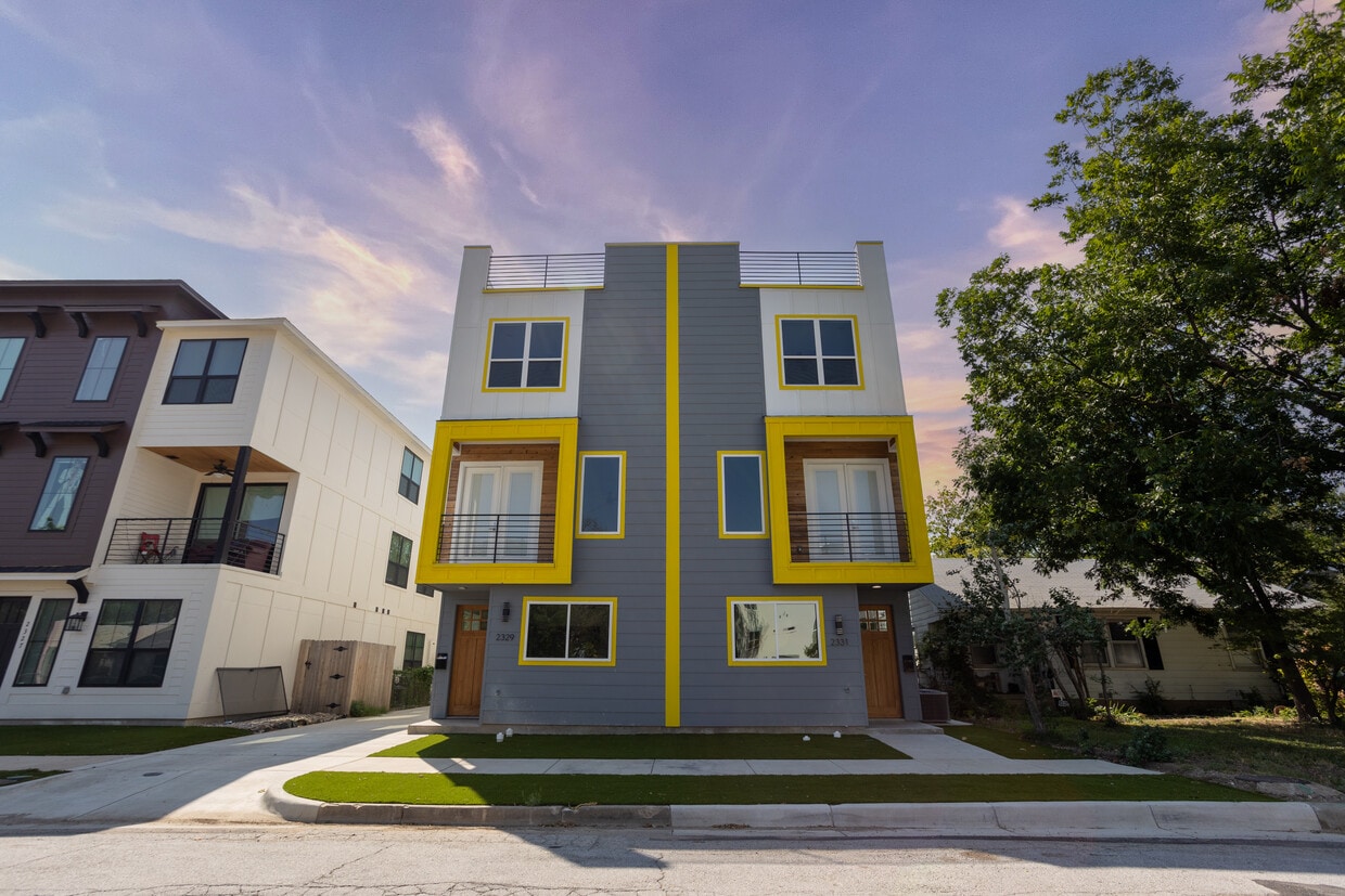 2329 Benbrook Blvd, Fort Worth, TX 76110 House Rental in Fort Worth