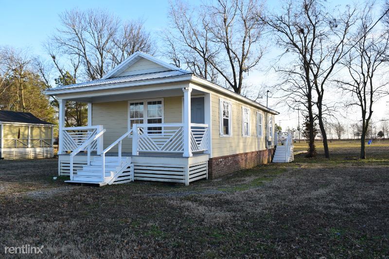 Primary Photo - 3 br, 2 bath House - 208 Cypress