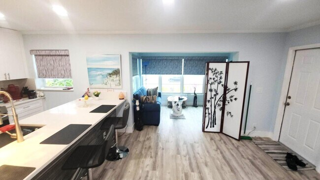 Foto del edificio - 14516 Canalview Dr