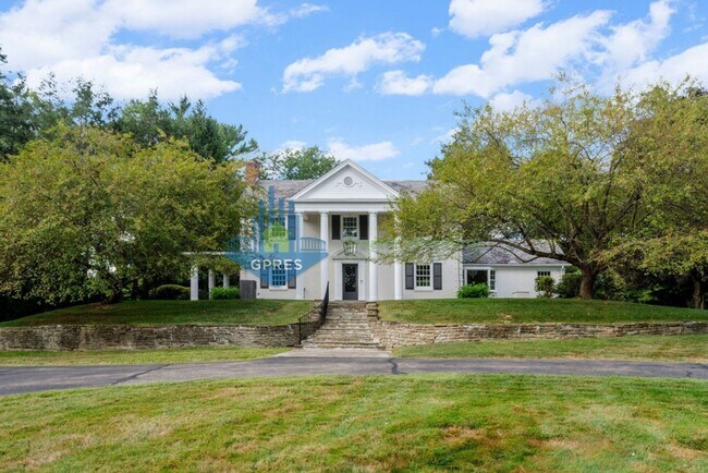 Foto del edificio - Elegant Fox Chapel 4-Bedroom, 3.5-Bath Home