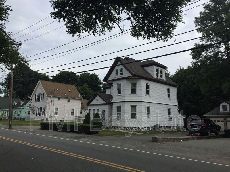 223 Lincoln St Unit 2, Stoughton, MA 02072 Condo for Rent in