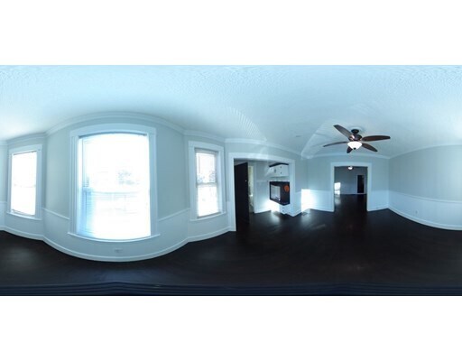 Foto del edificio - 246 Hyde Park Ave