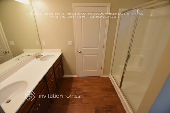 Building Photo - 3755 Santa Rosa Way