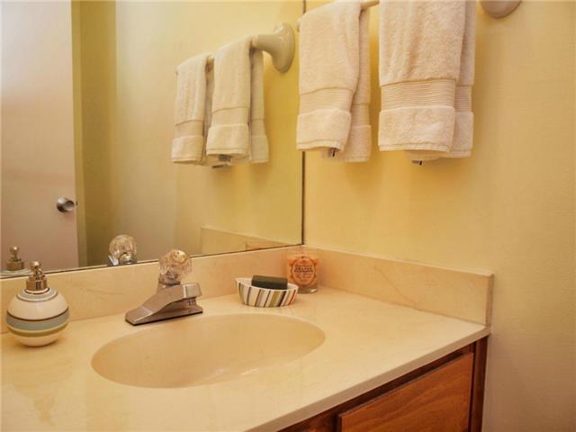 Foto del edificio - 7122 Wood Hollow Dr