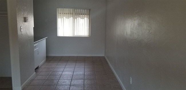 Foto del edificio - 645 W Hazelwood St