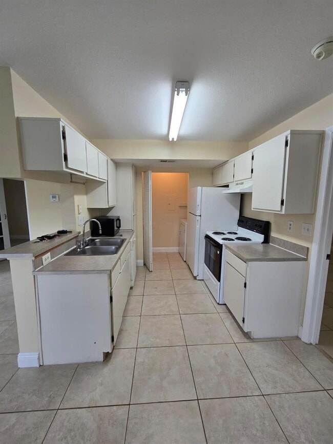 Building Photo - 8775 NW 39th St