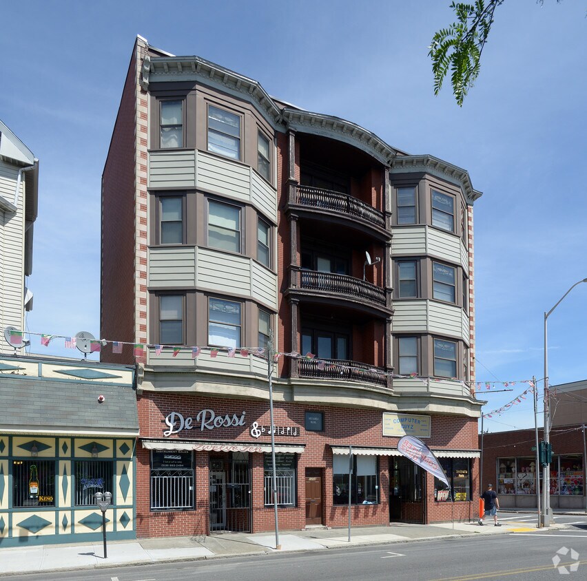 Building Photo - Mecaber Building