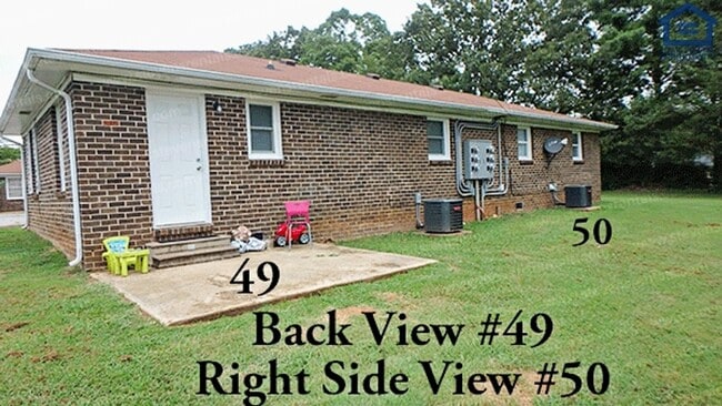 Building Photo - 702 Couch St