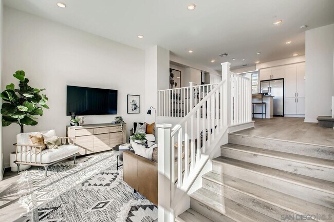 Foto del edificio - Coming Soo!! Beautiful 4bed/3bath Townhome in Fashion Valley **Move in Special Half off 1st month...