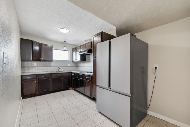 Foto del edificio - 302 W Shaw Ave