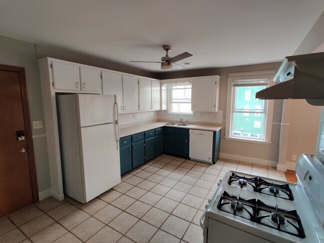 Cocina - 578 Dubuque St