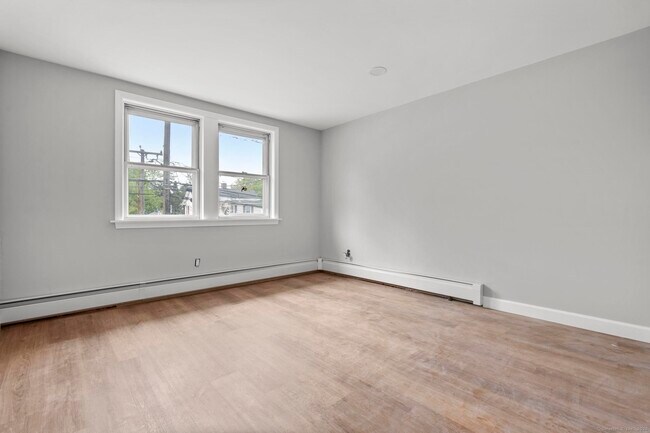 Foto del edificio - 389 Highland Ave