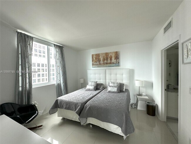 Foto del edificio - 500 Brickell Ave