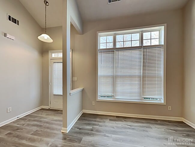Building Photo - 441 Pondweed Dr