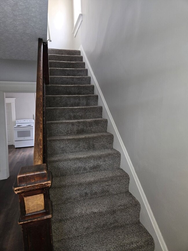 Building Photo - Beautiful and spacious unit