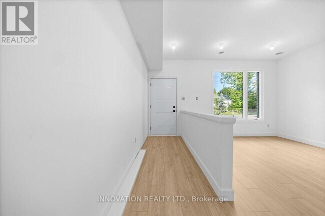 Photo du bâtiment - 486-1 Wentworth Ave