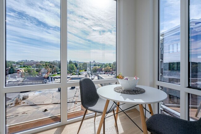 Building Photo - 38 Hichborn St