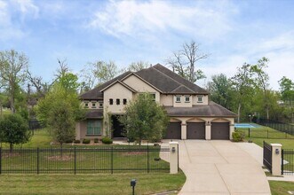 Building Photo - 4826 Beekman Drive