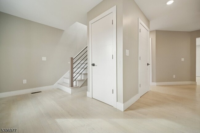 Foto del edificio - 134 Hillside Ave