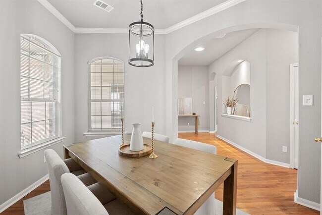 Foto del edificio - 9305 Donner Ln