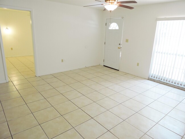 Building Photo - 230 Spartan Dr