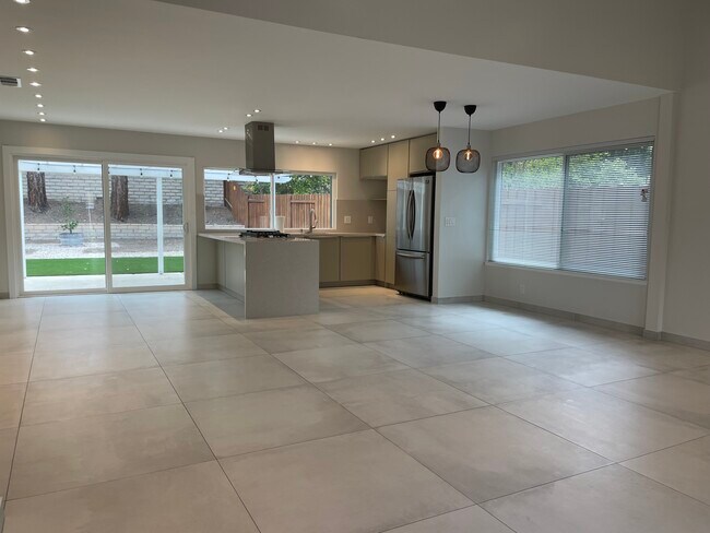 Building Photo - 2196 Greenpark Ct