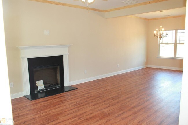 Building Photo - 581 Joneus Dr