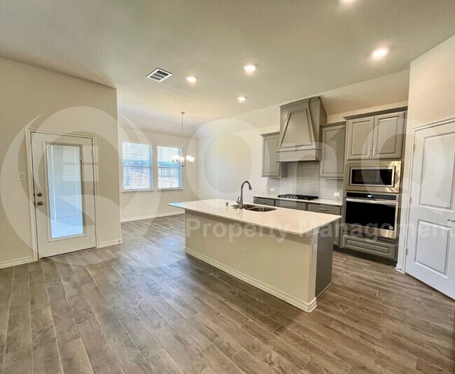 Building Photo - 4128 Ellinger Dr