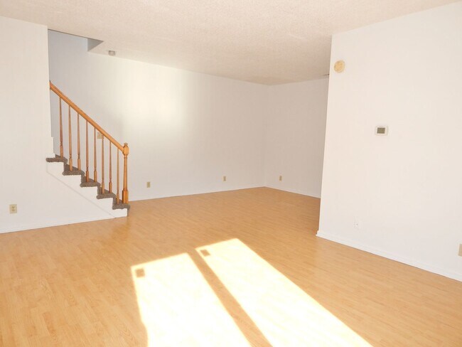 Building Photo - 203C Quarter Trail, Newport News, VA 23608