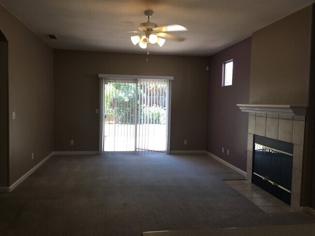 Building Photo - 1073 Earnhardt Dr