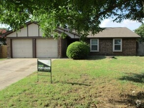Building Photo - 912 Shell Ct