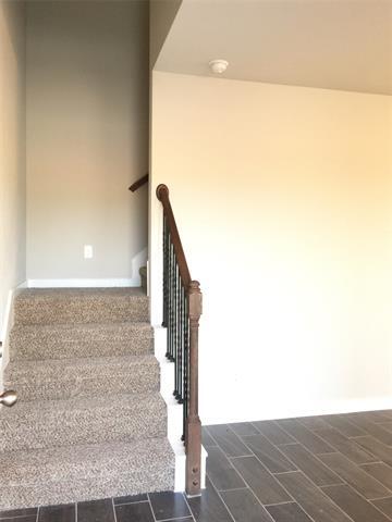Building Photo - 1025 Skyview Ct