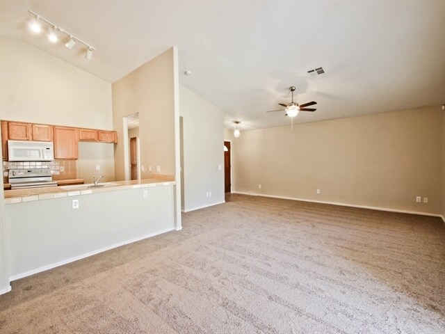 Building Photo - 8912 W La Reata Avenue