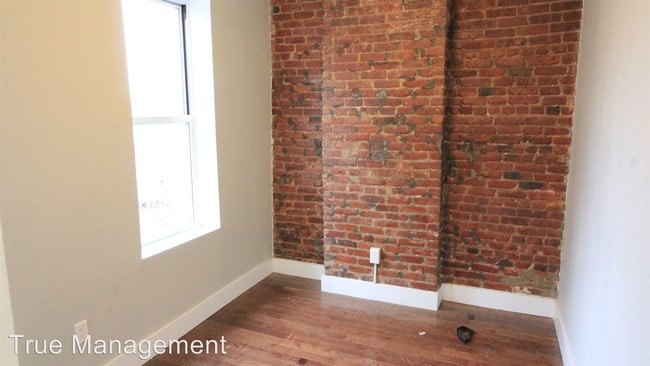 Building Photo - 59-23 Woodbine St