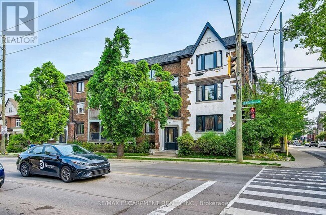 Building Photo - 312-312 Aberdeen Ave