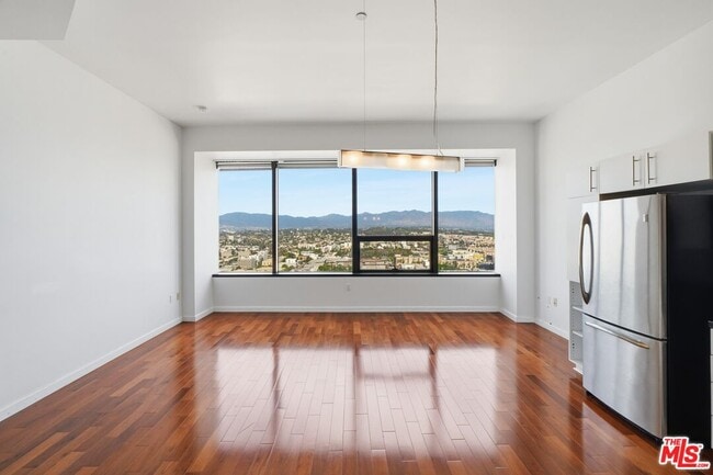 Foto del edificio - 1100 Wilshire Blvd