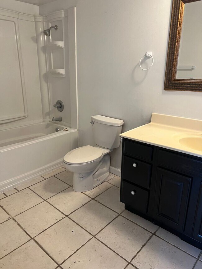 Building Photo - Great Location! Remodeled 4 bedroom 2 full...
