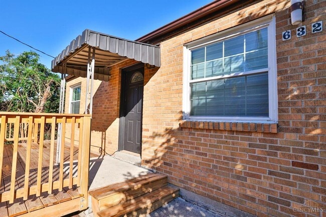 Photo - Two Bedroom Home for UC Students for This ...