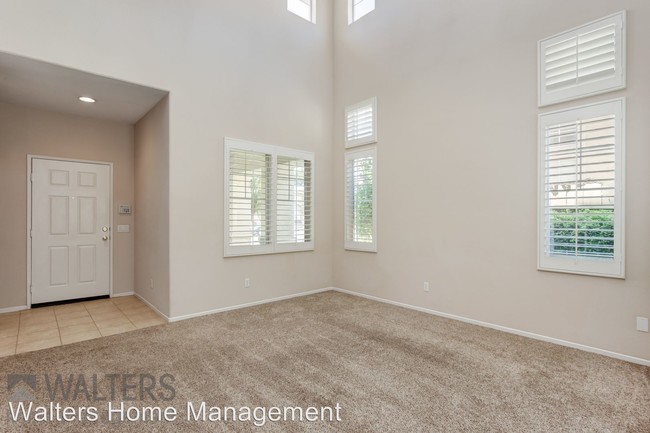 Building Photo - 3 br, 2.5 bath House - 719 Camino Magnifico