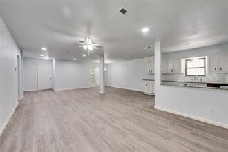 Building Photo - 2417 Highland Rd