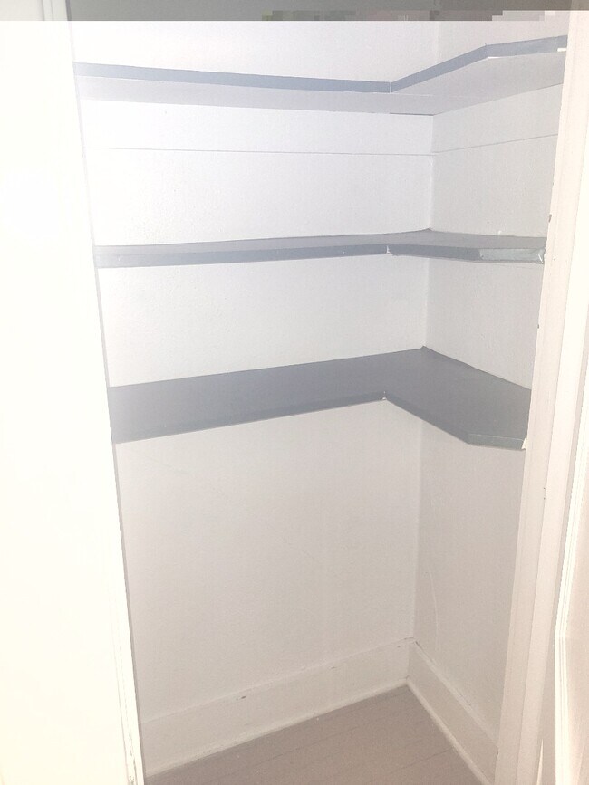 Foto del edificio - 504 S Franklin St