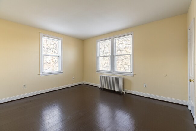 Building Photo - 3806 39th St