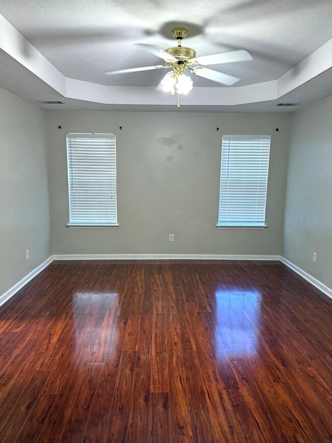 Building Photo - 911 Cannock St