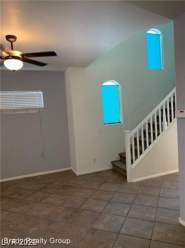 Building Photo - 3 br, 2.5 bath House - 6012 Traviata Ave
