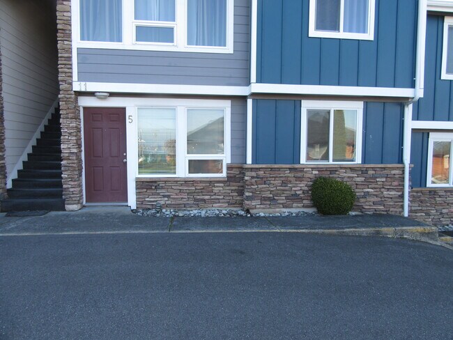 Front of unit - 1101 29th St