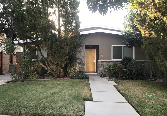 Front - 708 E Palm Ave