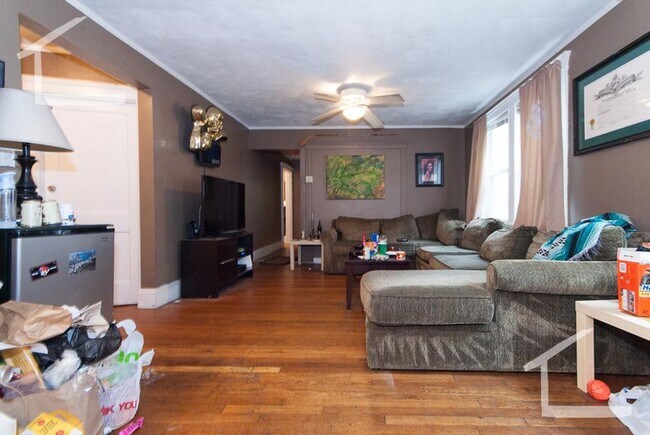 Foto del edificio - ALLSTON 5 BED/2 BATH FOR 9/1/2026