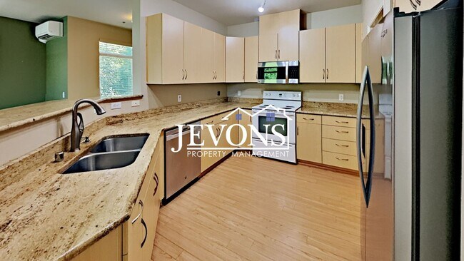 Foto del edificio - Beautiful condo in the Cameray Community o...