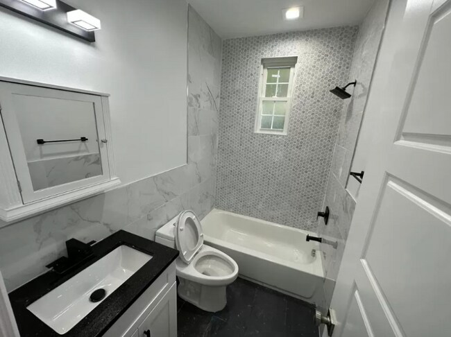 Foto del edificio - 170 Westfield Ave W