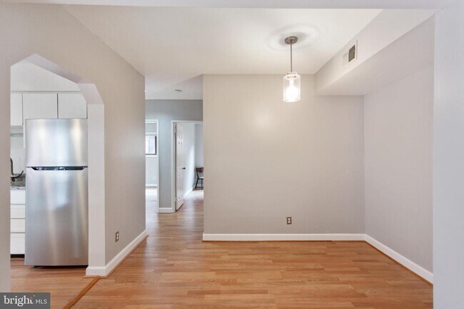 Building Photo - 208 Skyhill Rd